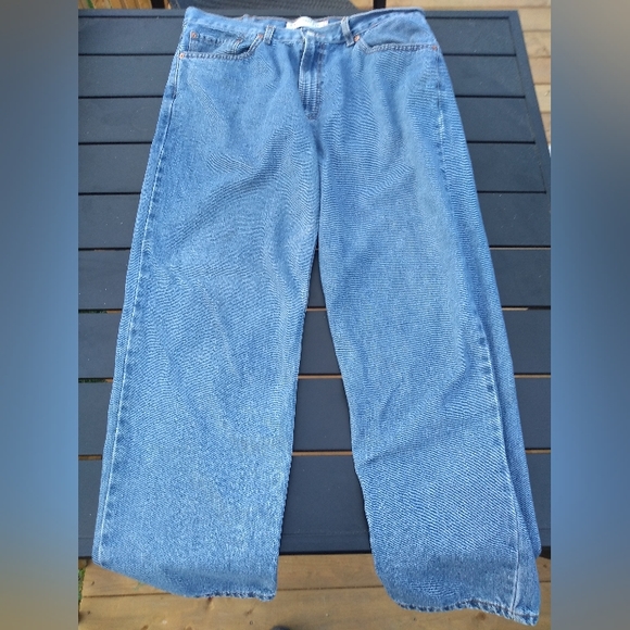 Levi's Other - Levi's 505 Straight Fit, W38, L32, Light Wash, Excellent condition